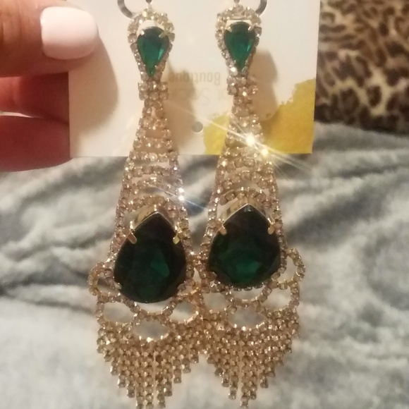 Earrings - Picture 2 of 3